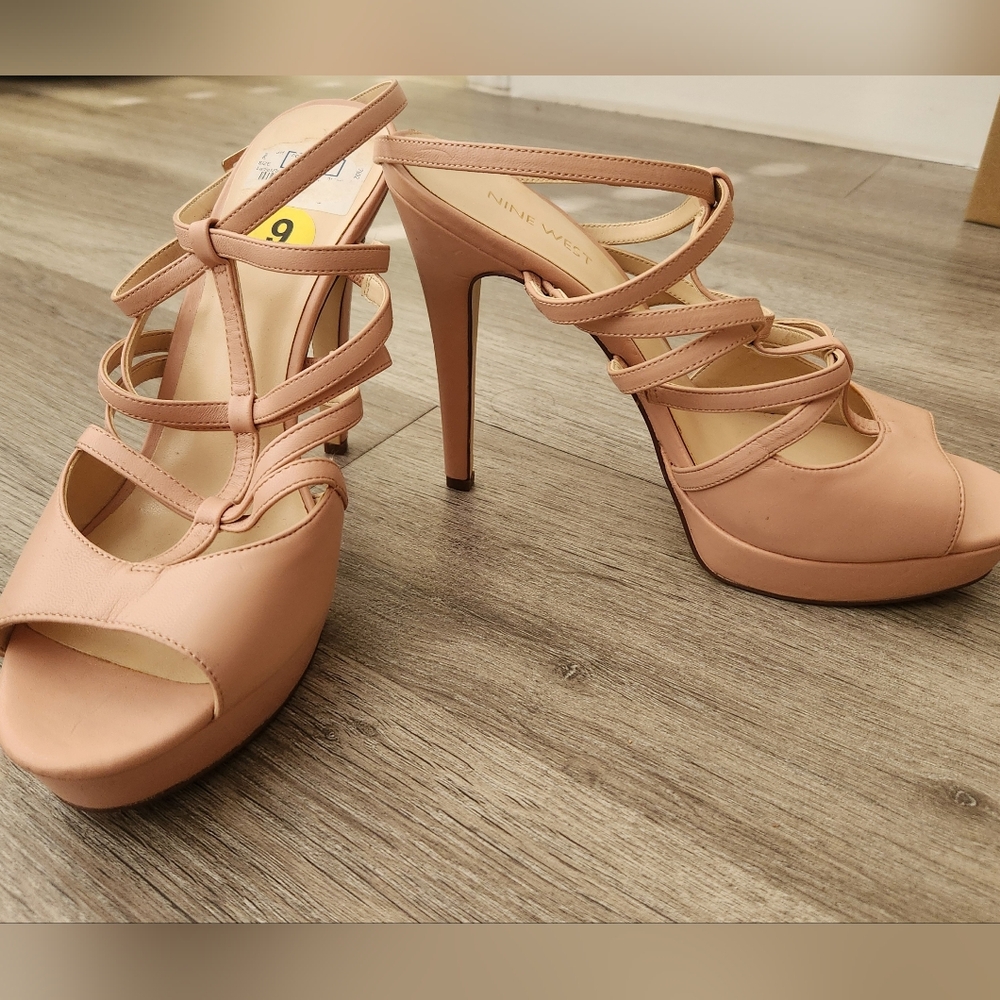 Nine West Peach Strappy High Heels Sandals Size 9